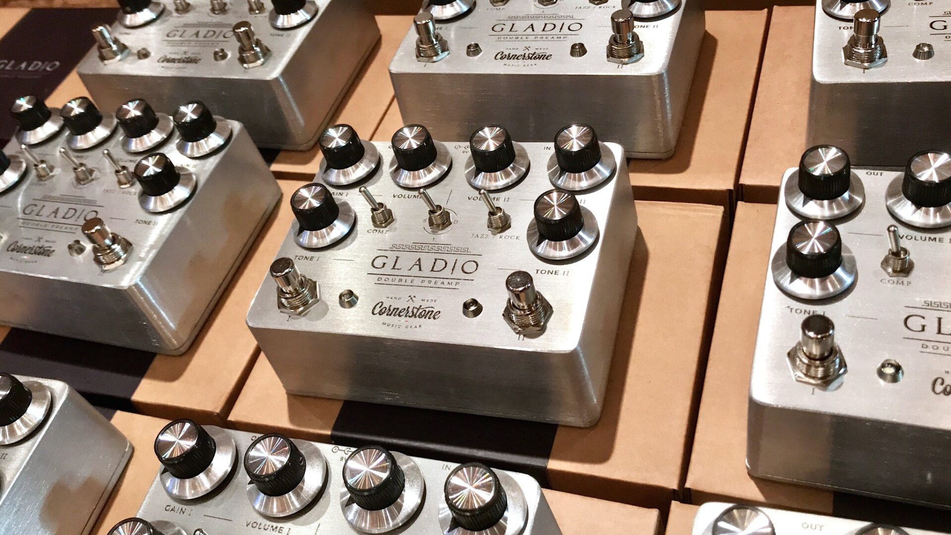 Cornerstone GLADIO 遂に入荷！ | TONE BLUE