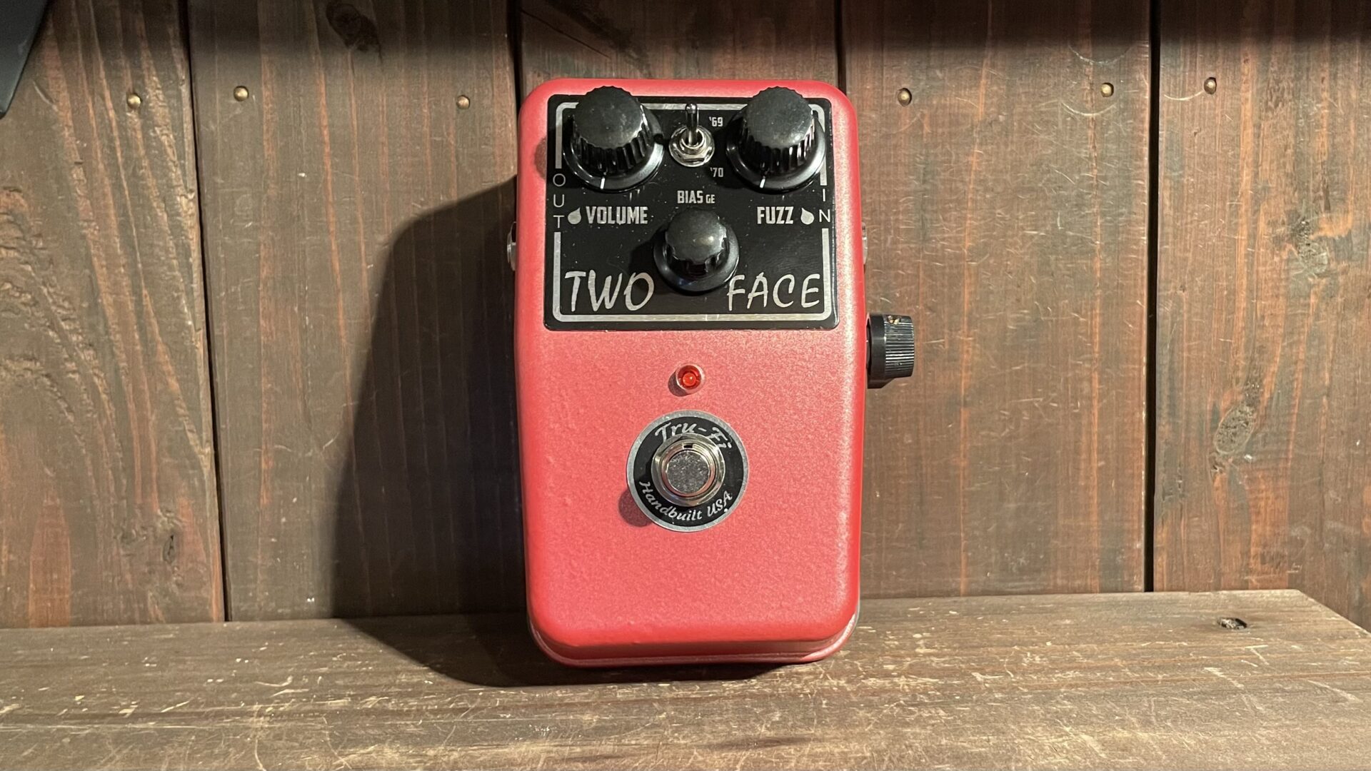 ギター Tru-Fi Two Face Fuzz Tru-Fi Two Face Custom Redで入荷！ | TONE BLUE